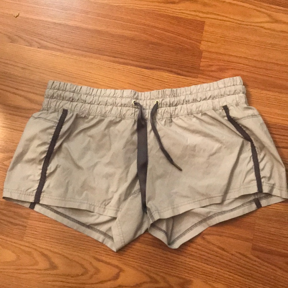 Lulemon size 12 running shorts